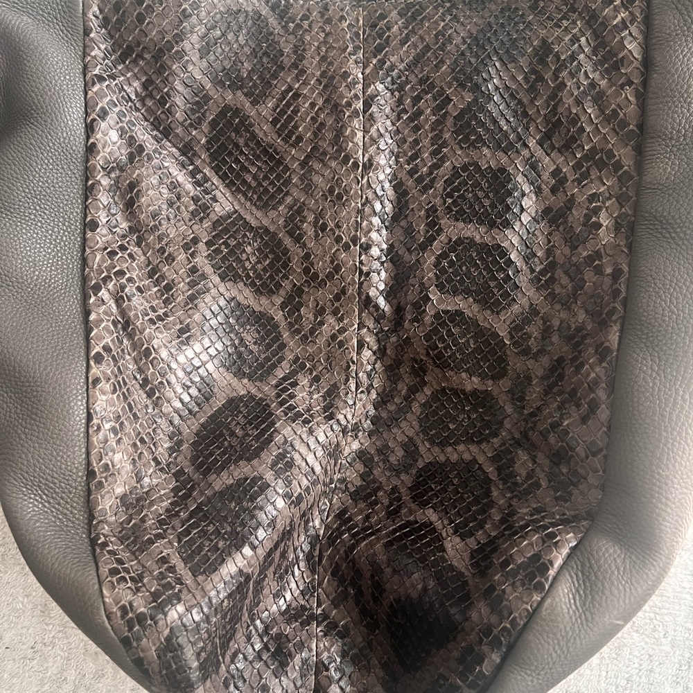 Authentic Gucci Python Greenwich Hobo Handbag (RARE) Grey Python - Picture 11 of 11